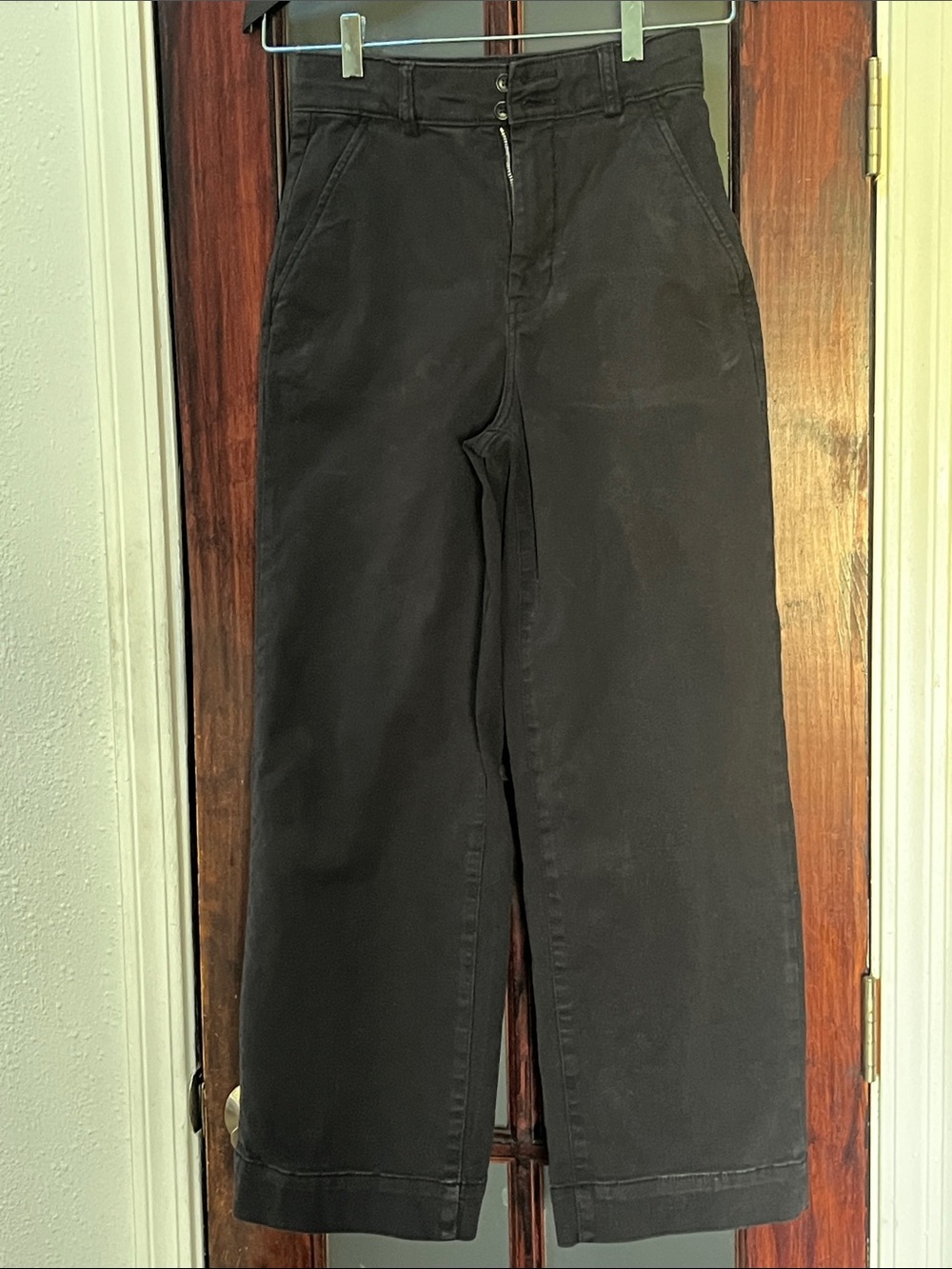 Everlane The Straight-Leg Crop Black Straight-Leg Pants